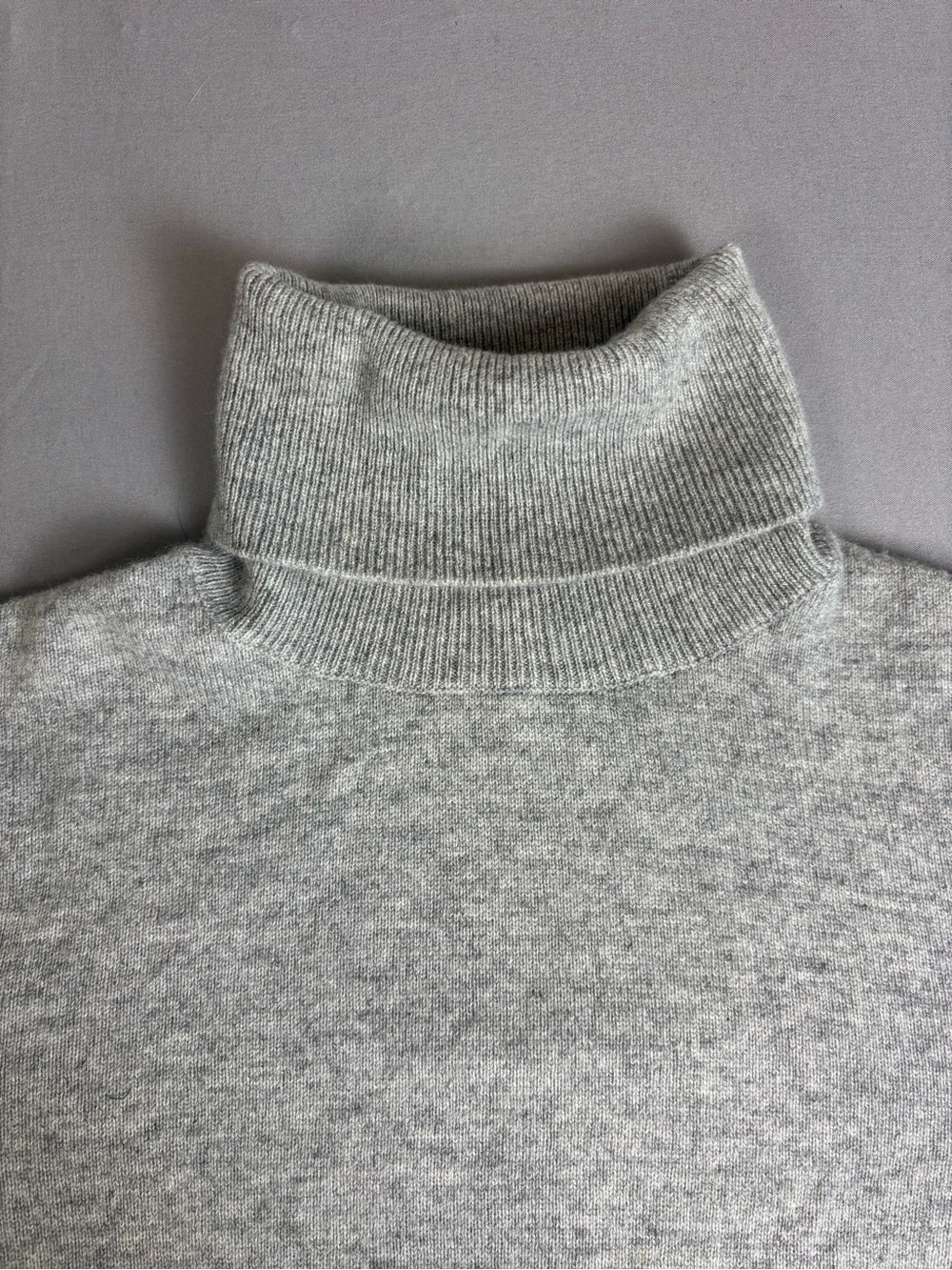 Kinross Cashmere 100% Cashmere Grey Turtleneck Women's Sweater size medium - Picture 3 of 10